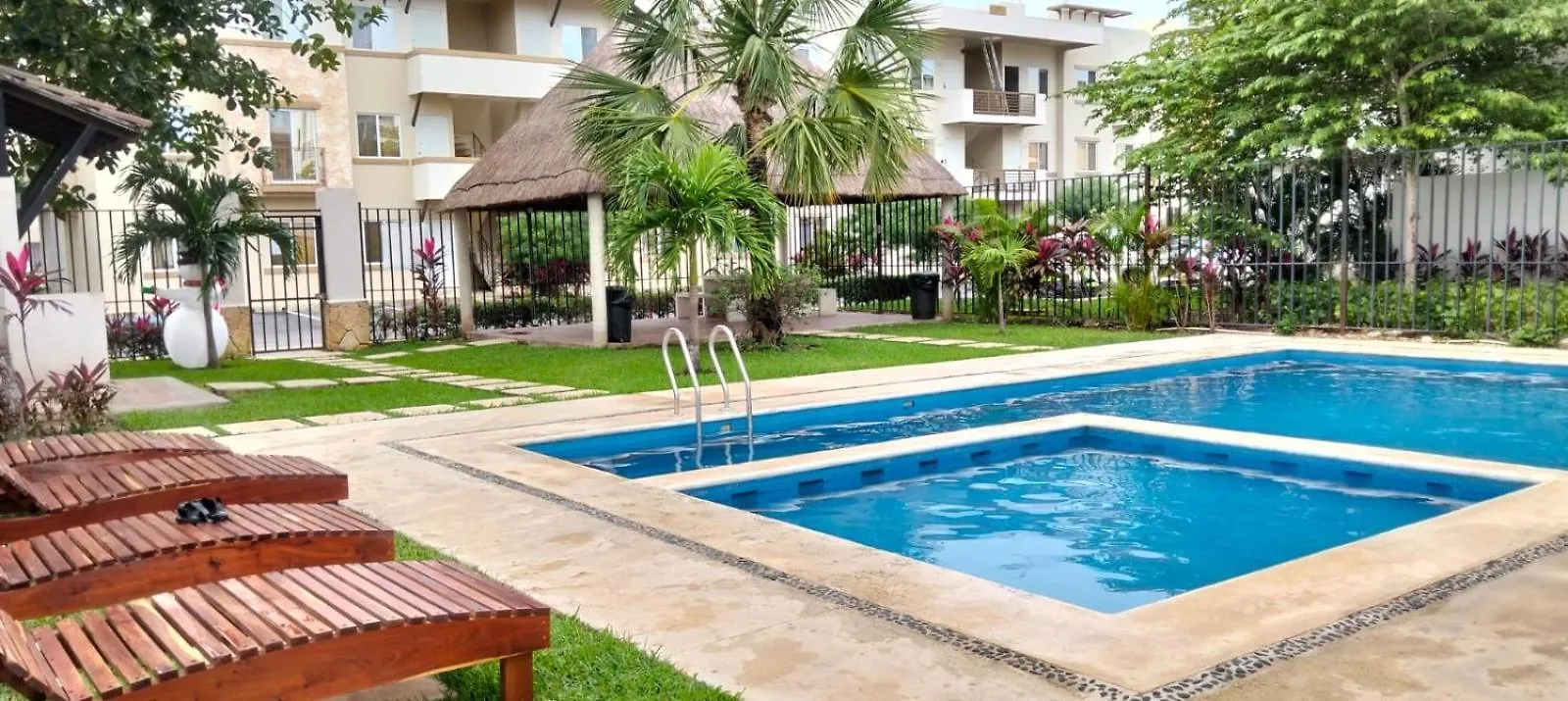 Apartment In Riviera Maya contacts